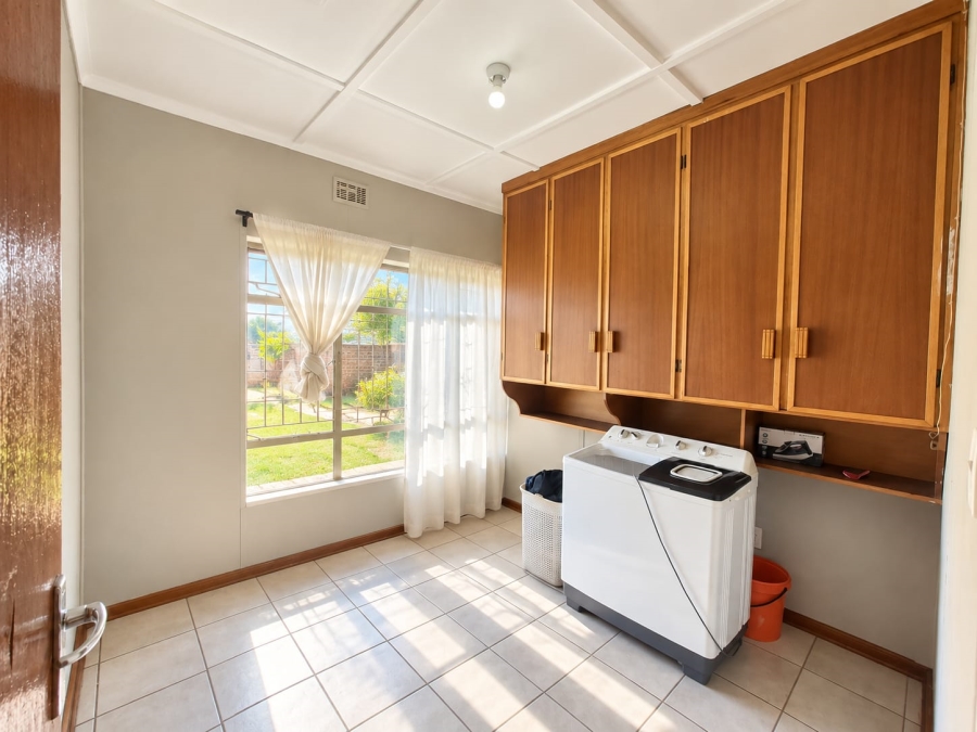 4 Bedroom Property for Sale in Olifantshoek Northern Cape